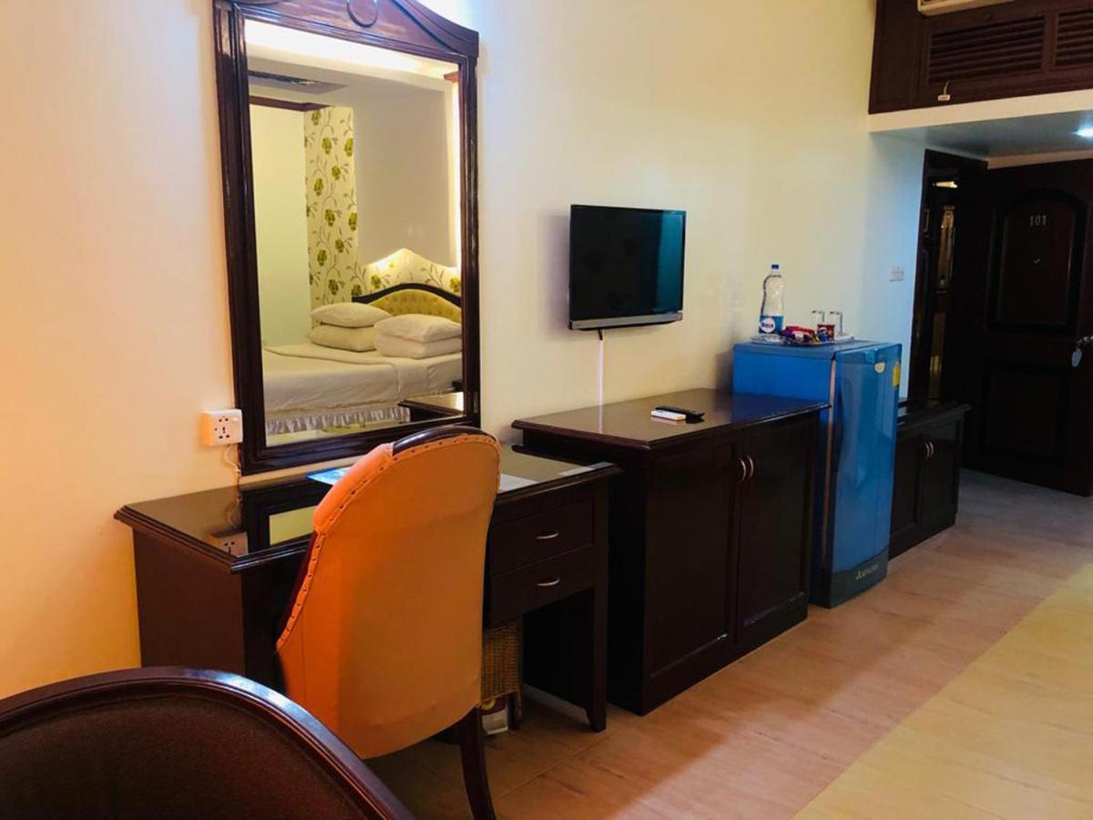 Grand Park Hotel Chittagong Ngoại thất bức ảnh